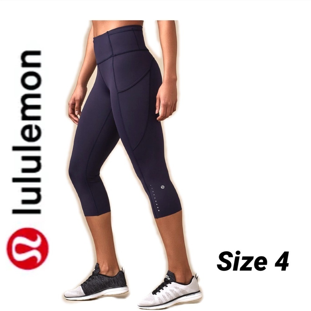Lululemon Fast & Free Crop (19")
Midnight Navy size 4​​